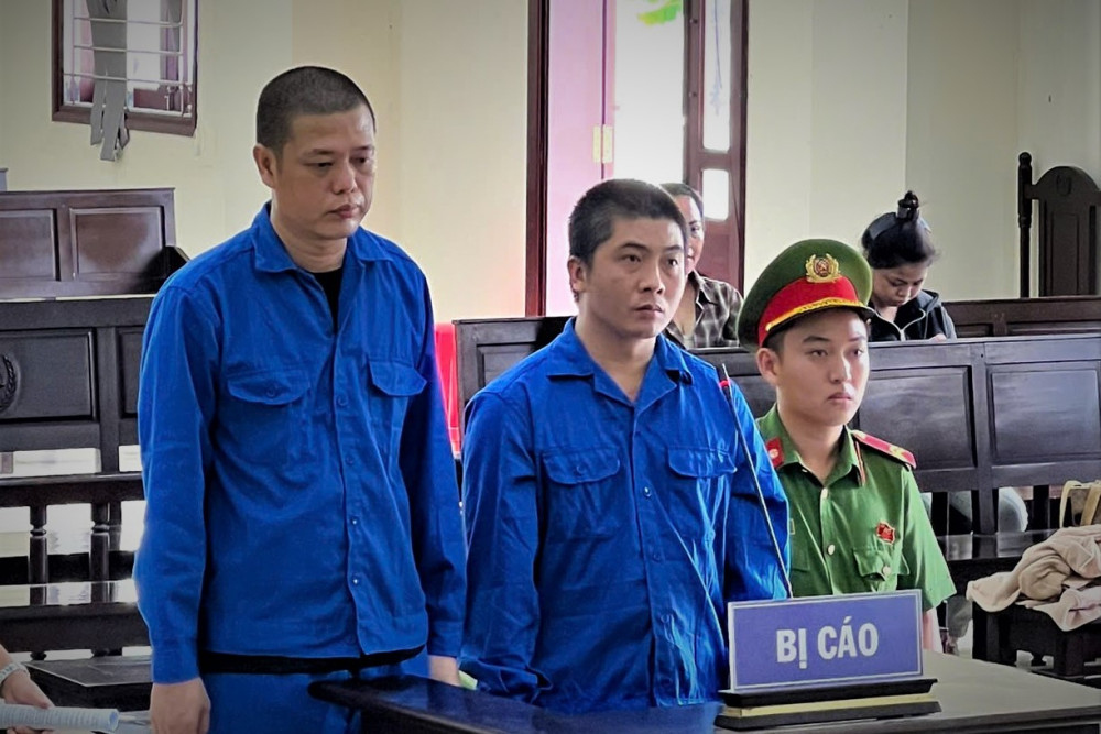 Bị cáo Cường và Học tại phiên tòa xét xử