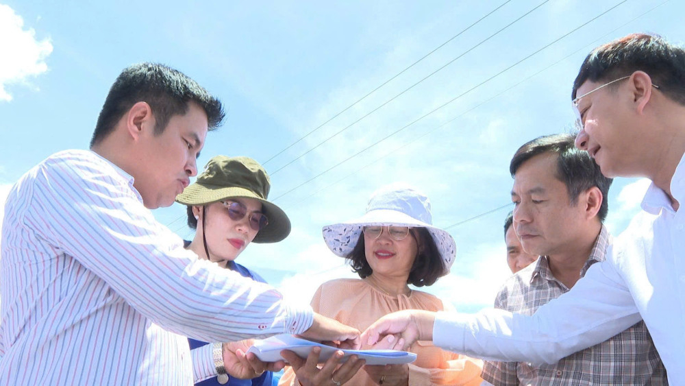 Đoàn công tác khảo sát dự án phục vụ kỳ họp HĐND tỉnh sắp tới