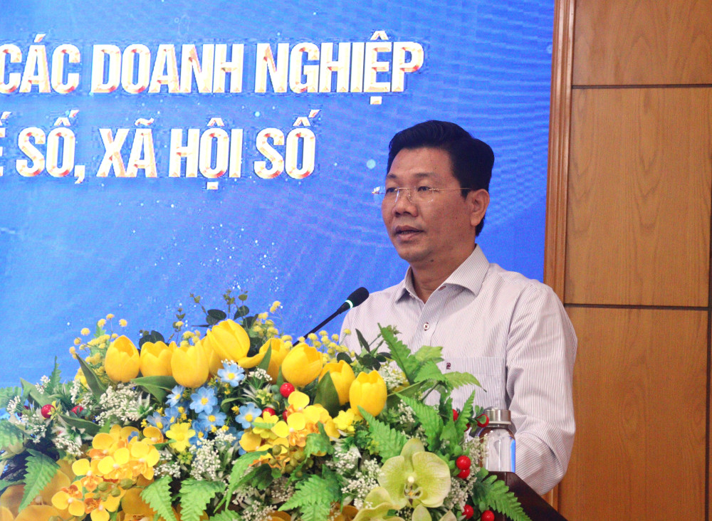 Phó Bí thư Thường trực Tỉnh ủy, Chủ tịch HĐND tỉnh Nguyễn Mạnh Hùng phát biểu chỉ đạo tại hội nghị