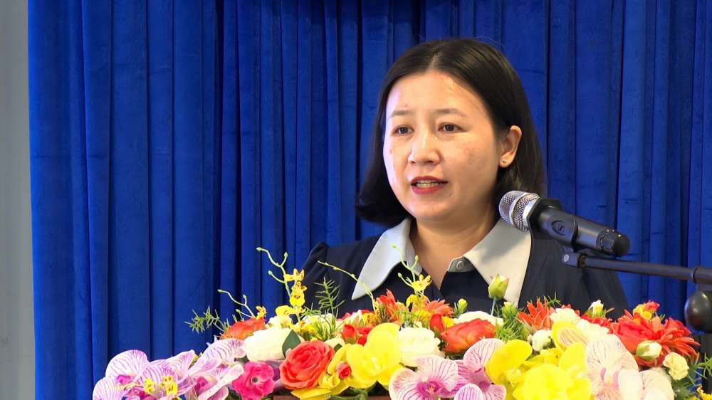 Giám đốc Sở Khoa học và Công nghệ tỉnh Tây Ninh Huỳnh Thị Hồng Nhung phát biểu tại hội nghị