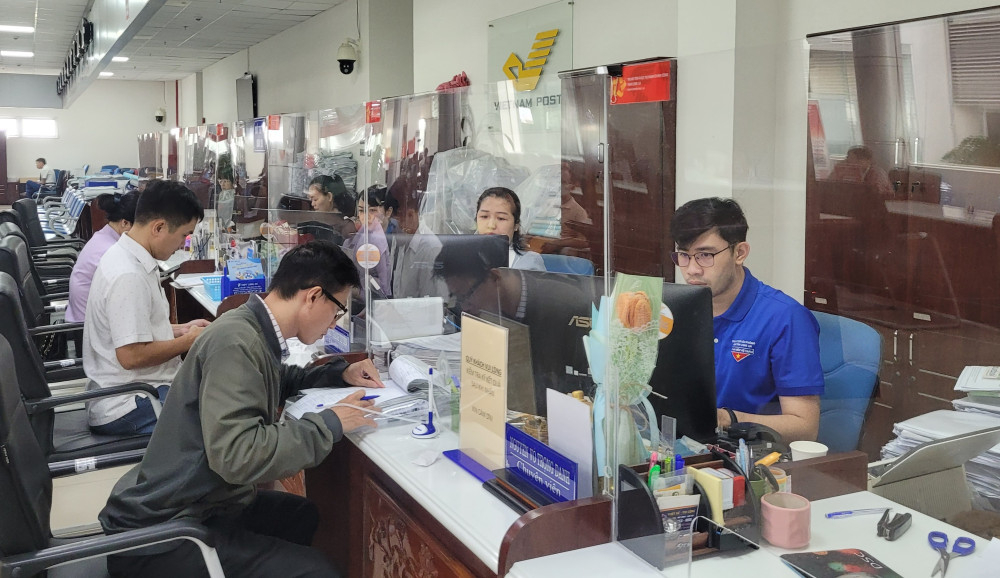 Đoàn viên, thanh niên đồng hành cùng người dân trong hành trình chuyển đổi số