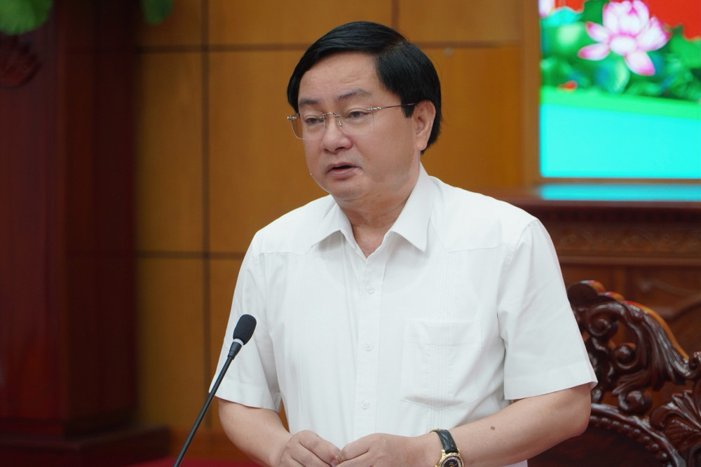Bí thư Tỉnh ủy Nguyễn Văn Quyết phát biểu kết luận tại phiên họp