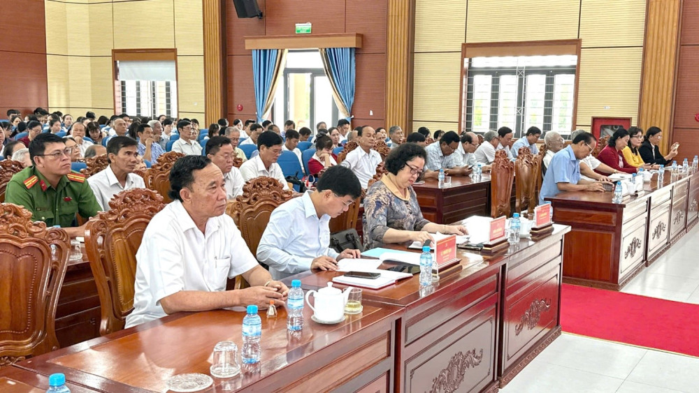 Đại biểu dự hội nghị 