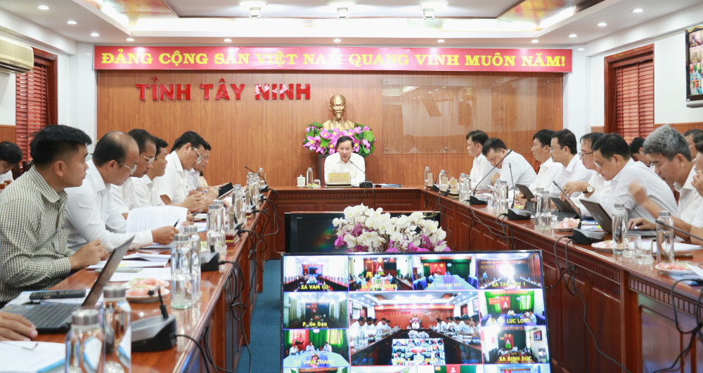 Phó Bí thư Tỉnh ủy, Chủ tịch UBND tỉnh Tây Ninh Nguyễn Văn Út tiếp và làm việc với Tổng Công ty Điện lực miền Nam