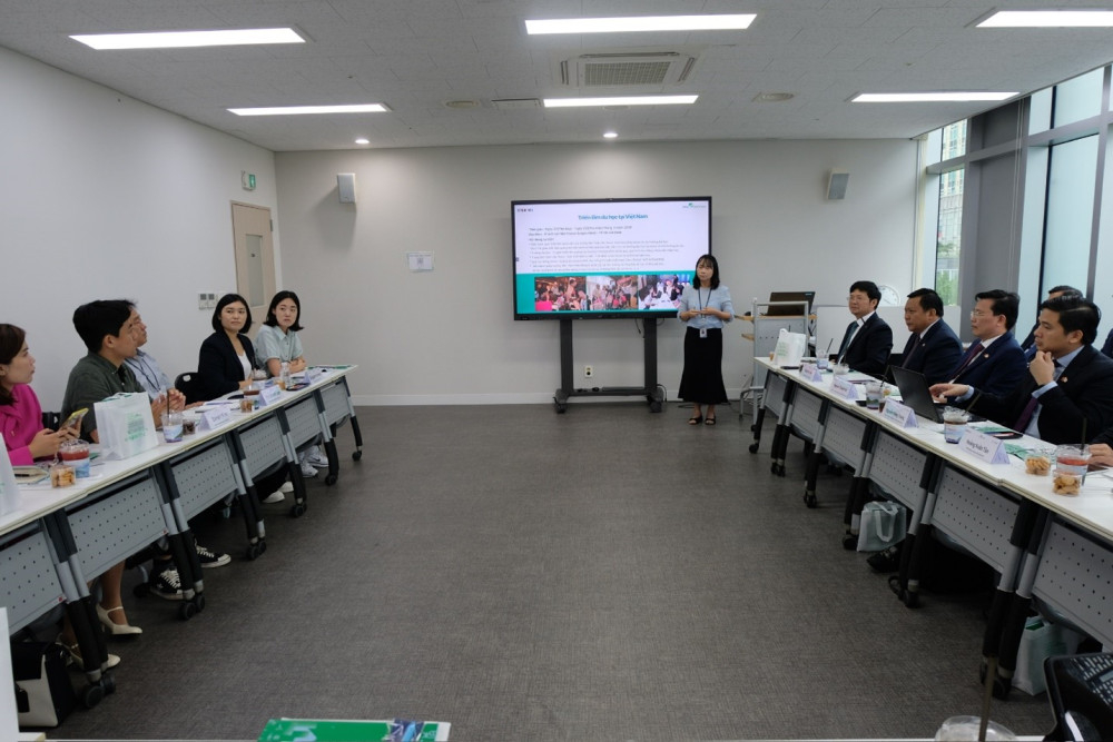 Đoàn làm việc với Trung tâm toàn cầu thành phố Seoul