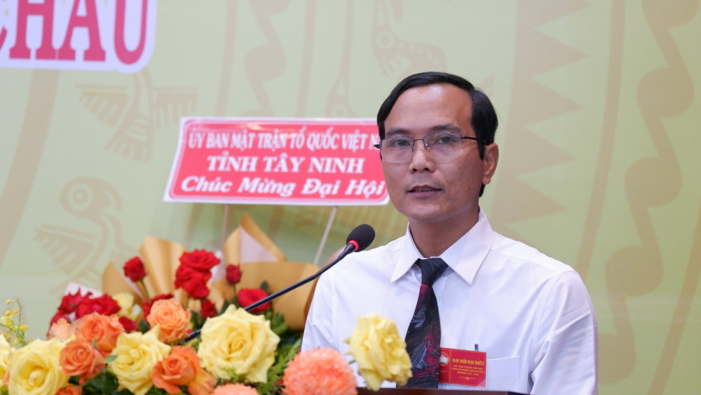 Chủ tịch UBMTTQ Việt Nam xã Dương Minh Châu Phạm Ngô Phúc Nguyên phát biểu tại đại hội