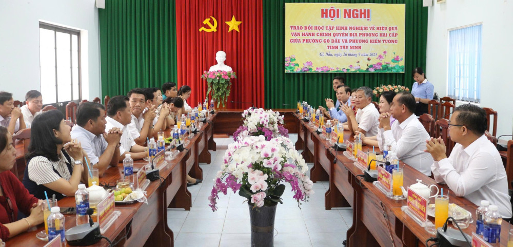 Đại biểu tham dự buổi làm việc