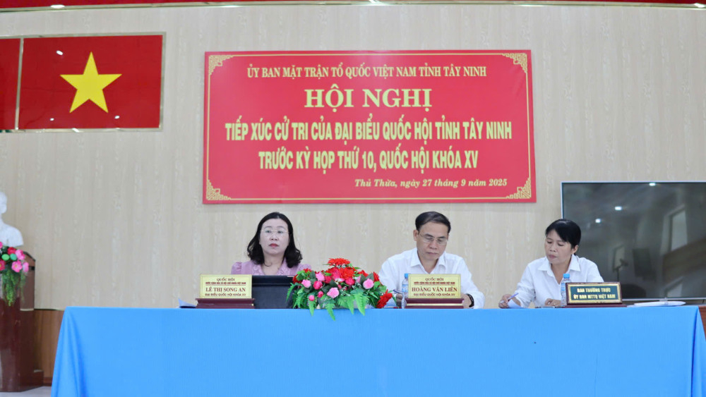 Đoàn đại biểu Quốc hội tỉnh Tây Ninh có buổi tiếp xúc với cử tri xã Thủ Thừa