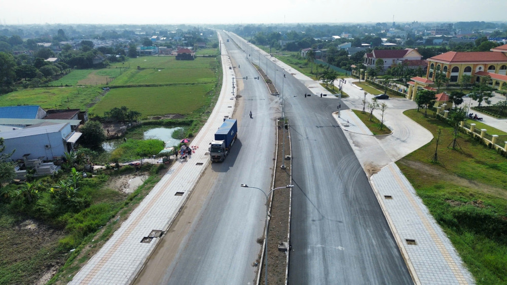 Đường tỉnh 882D đang được thi công để hoàn thành trong năm 2025