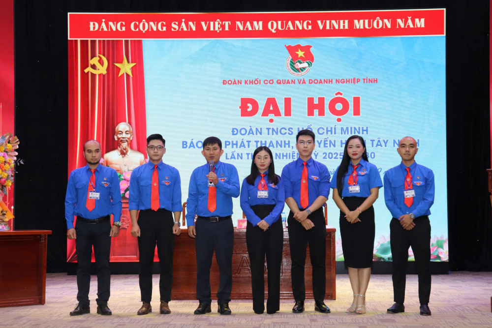 Ban Chấp hành Đoàn cơ sở Báo và phát thanh, truyền hình Tây Ninh nhiệm kỳ 2025-2030 ra mắt đại hội