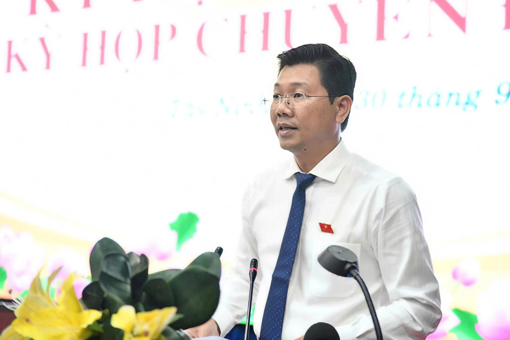 hó Bí thư Thường trực Tỉnh ủy, Chủ tịch HĐND tỉnh Nguyễn Mạnh Hùng phát biểu bế mạc kỳ họp