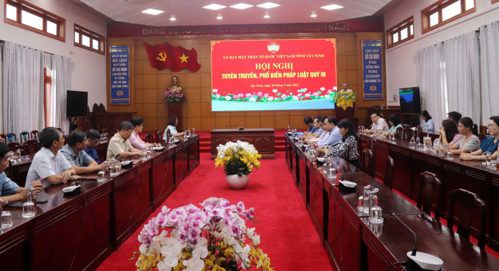 Đại biểu dự hội nghị tại điểm cầu cấp tỉnh