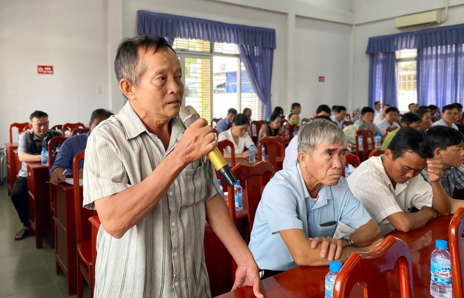 Cử tri xã An Lục Long phát biểu ý kiến