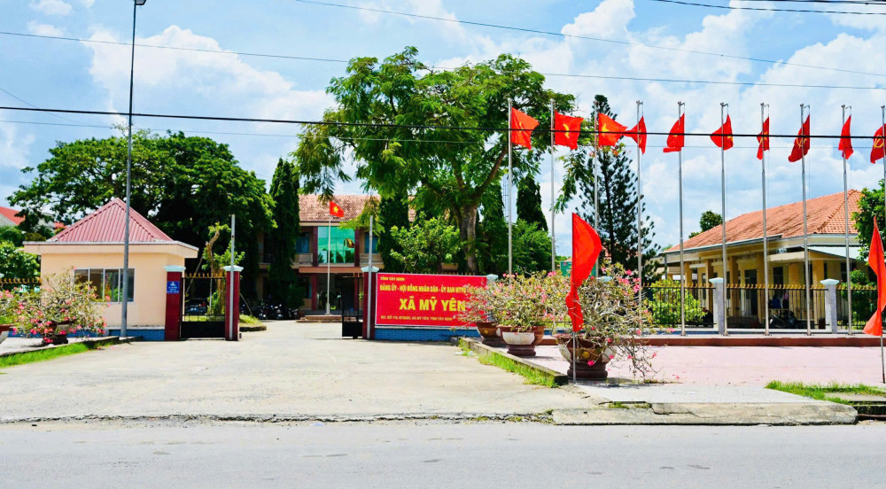 Trụ sở Đảng ủy, HĐND, Mặt trận Tổ quốc và các đoàn thể được bố trí tại trụ sở UBND xã Mỹ Yên cũ