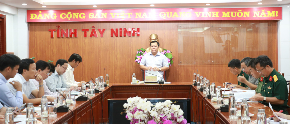 Phó Chủ tịch UBND tỉnh Huỳnh Văn Sơn chủ trì cuộc họp về tiến độ giải ngân vốn đầu tư công