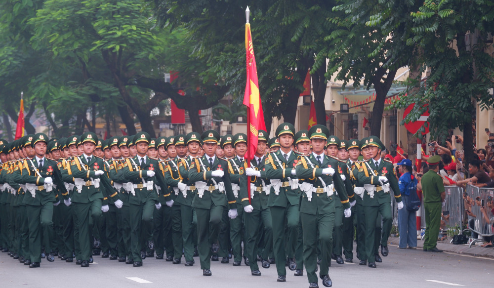 Từng bước đi vững chãi, mạnh mẽ, dứt khoát của khối Bộ đội Biên phòng