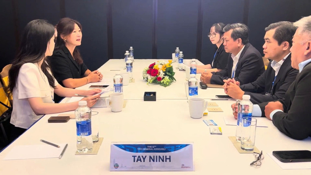 Đại biểu tham gia họp 