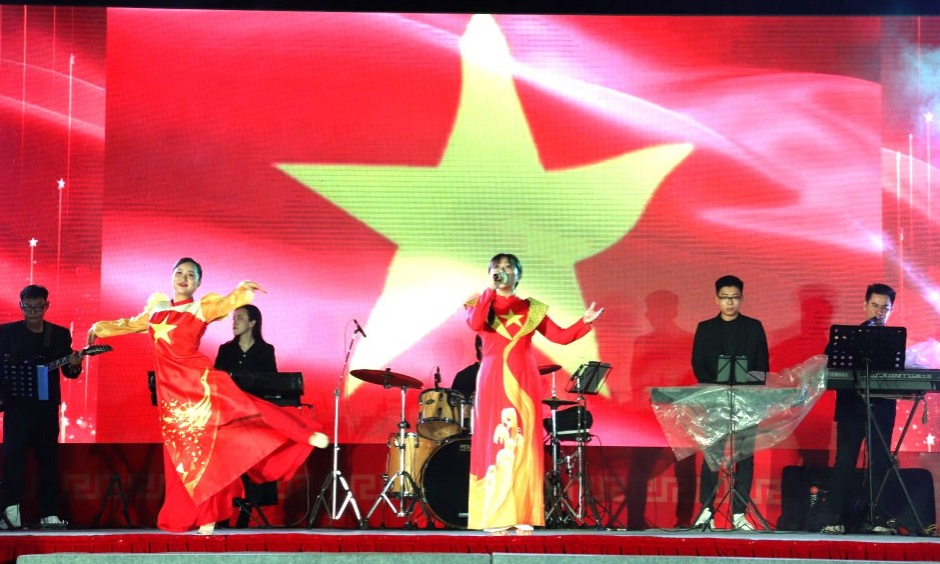 'Tổ quốc trong tim ta': Âm vang tự hào trong ngày hội non sông