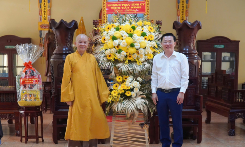 Phó Bí thư Tỉnh ủy Nguyễn Thanh Hải thăm, chúc mừng Đại lễ Vu Lan năm 2025