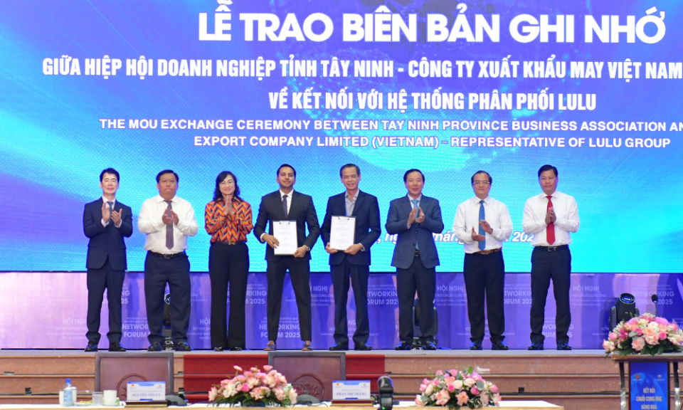 Tây Ninh kết nối chuỗi cung ứng hàng hóa xuất nhập khẩu và thương mại điện tử