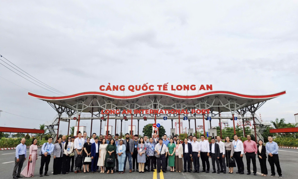 Cảng Quốc tế Long An ký kết 2 thỏa thuận hữu nghị với Cảng Portland và Cảng Gothenburg