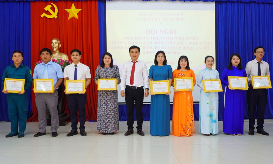Xã Thạnh Bình: Tổng kết công tác tổ chức Đại hội Đảng và triển khai nghị quyết nhiệm kỳ mới