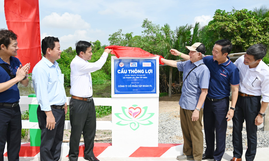 Khánh thành cầu Thông Lợi nối liền xã Bình Đức và xã Thạnh Lợi