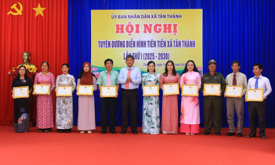 Xã Tân Thành tuyên dương các điển hình tiên tiến giai đoạn 2020-2025