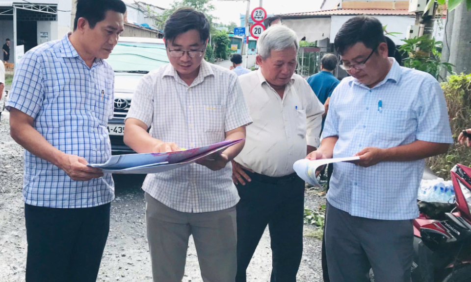 Xã Tân Tập khảo sát công trình trọng điểm về giao thông