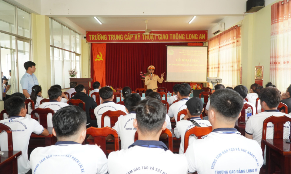 Công an Tây Ninh tổ chức kỳ thi sát hạch, cấp giấy phép lái xe