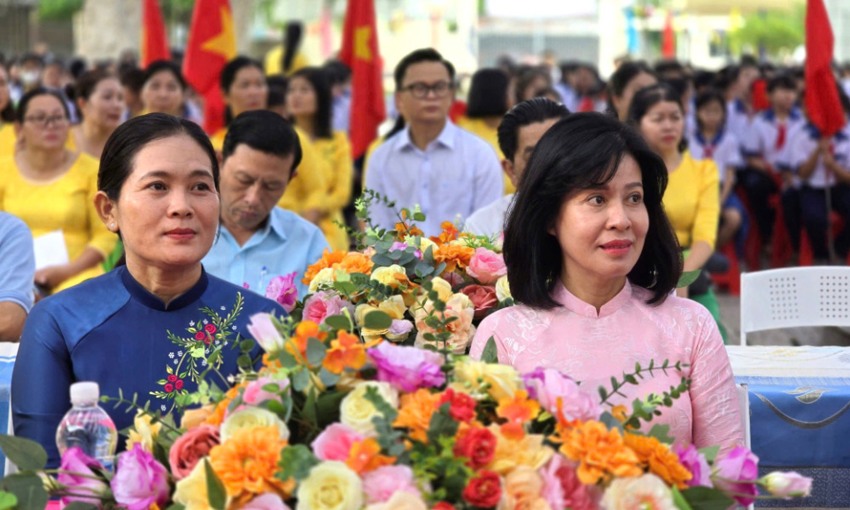 Trường THCS Thị Trấn Tân Châu khai giảng năm học mới