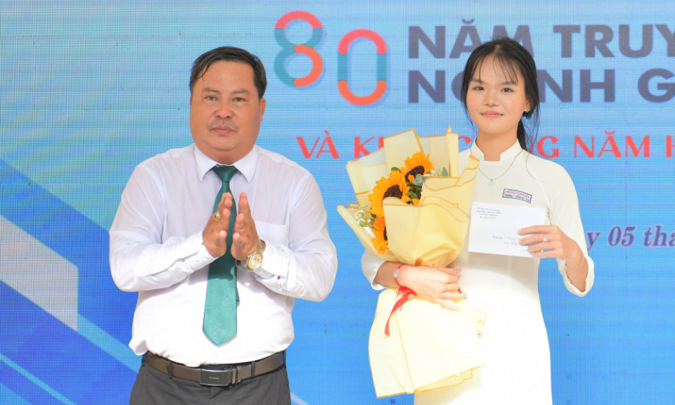 Trường THCS–THPT Nguyễn Thị Một khai giảng năm học mới