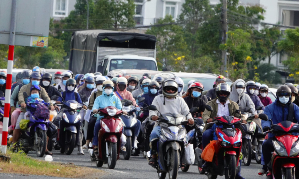 Thường xuyên kiểm soát chất lượng môi trường nước và không khí