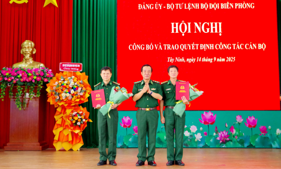Bàn giao chức trách, nhiệm vụ Chỉ huy trưởng Ban Chỉ huy Bộ đội Biên phòng Tây Ninh