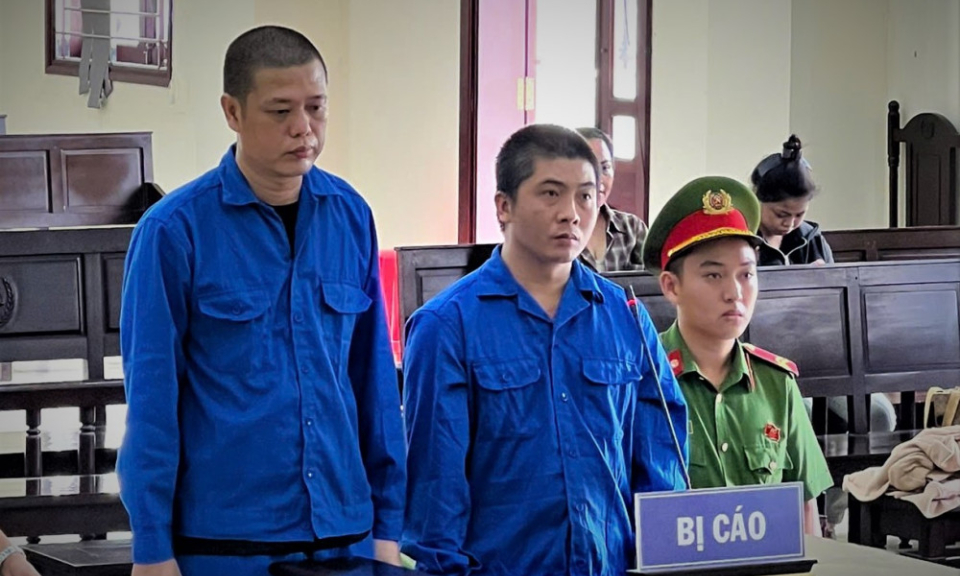 2 đối tượng chuyên cướp giật dây chuyền vàng nhận 37 năm tù