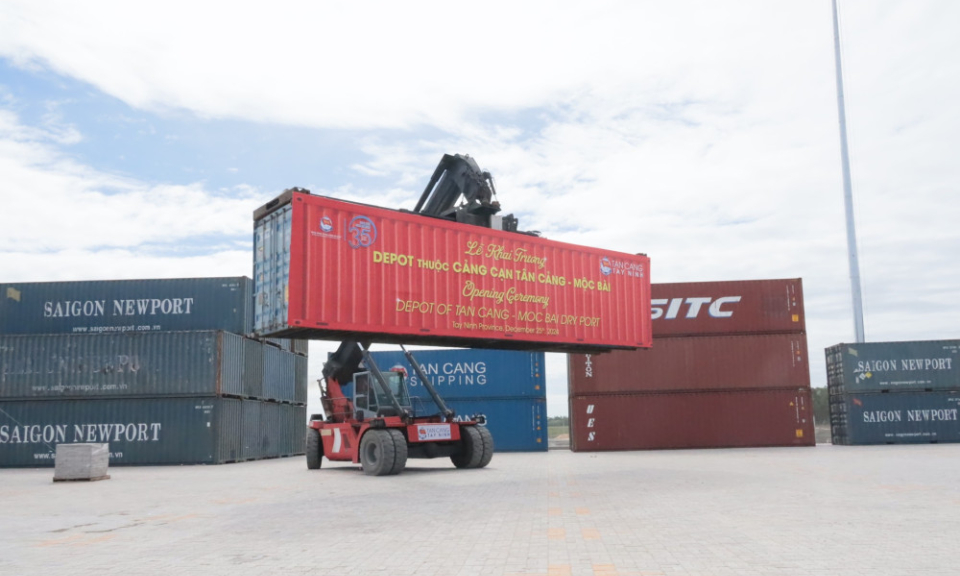 Tây Ninh tăng tốc đầu tư hạ tầng logistics, thúc đẩy giao thương Việt Nam - Campuchia