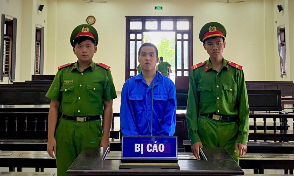 Mâu thuẫn tiền bạc, dùng dao gây án