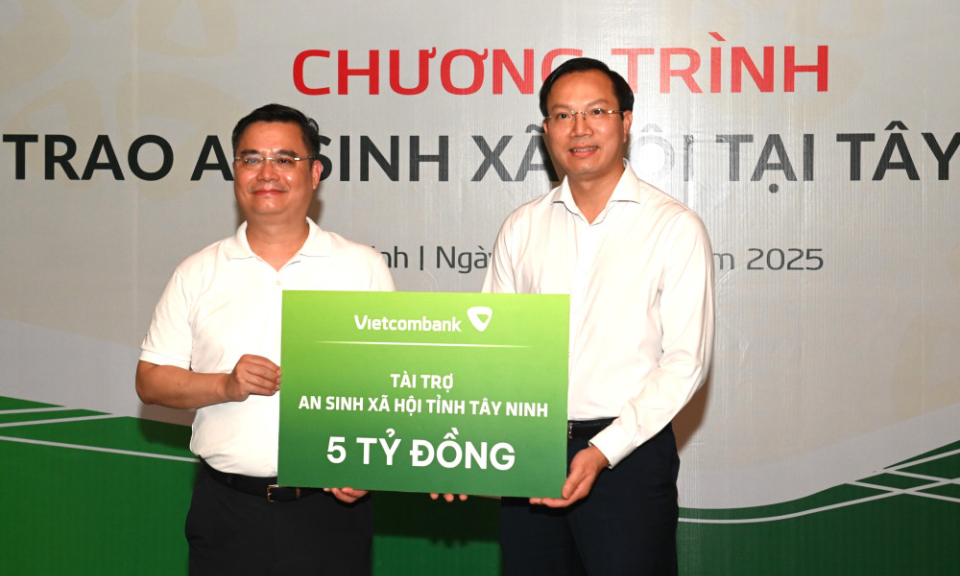 Đảng bộ Vietcombank về nguồn tại Di tích quốc gia đặc biệt Trung ương Cục miền Nam