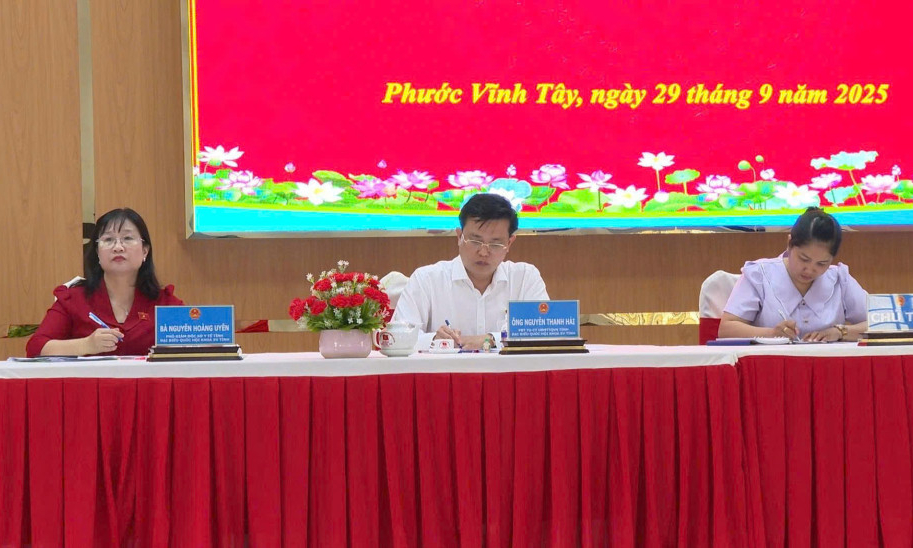Đoàn đại biểu Quốc hội tỉnh tiếp xúc cử tri tại xã Phước Vĩnh Tây, xã Long Cang