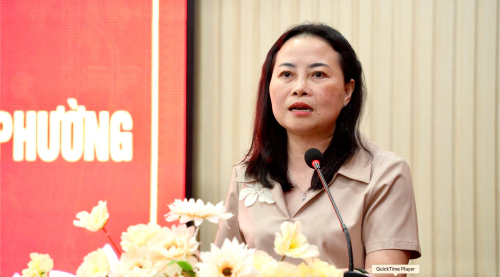 Ủy viên Ban Thường vụ Tỉnh ủy, Phó Chủ tịch Thường trực UBMTTQ Việt Nam tỉnh Nguyễn Thị Thu Trinh phát biểu tại hội nghị