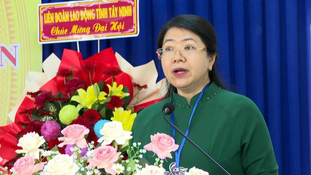Phó Chủ tịch UBMTTQ Việt Nam tỉnh, Chủ tịch Hội Liên hiệp Phụ nữ tỉnh Tây Ninh Phan Thị Thùy Vân phát biểu chỉ đạo