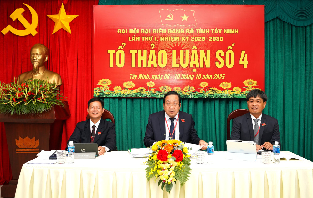 Đại biểu tại tổ thảo luận số 4