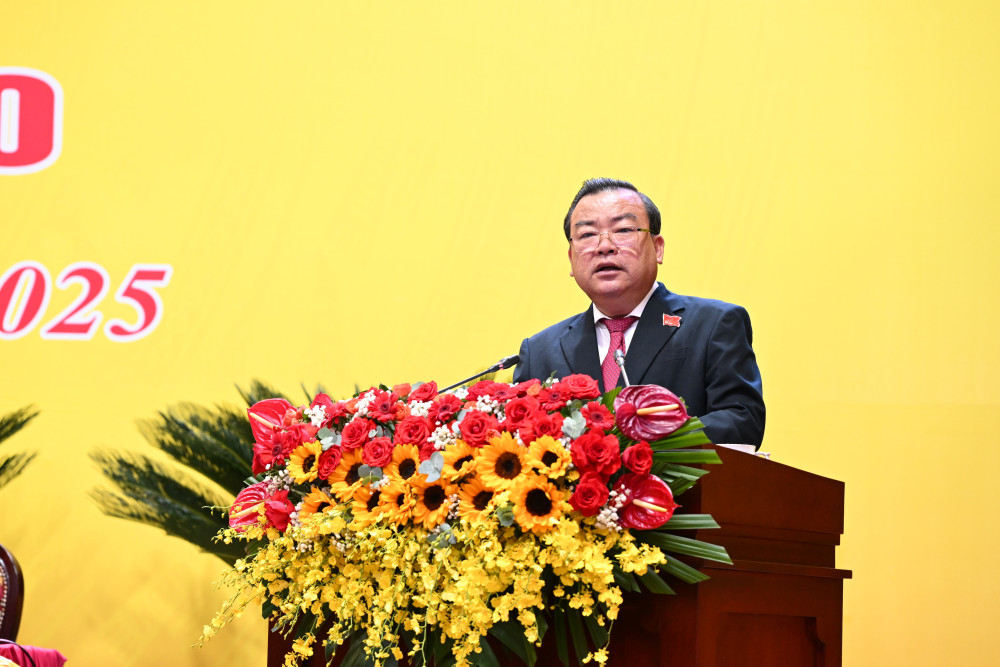 Phó Bí thư Tỉnh ủy, Trưởng đoàn đại biểu Quốc hội tỉnh Tây Ninh Phạm Hùng Thái thông qua báo cáo kiểm điểm của Ban Chấp hành Đảng bộ tỉnh, nhiệm kỳ 2020-2025 trước Đại hội