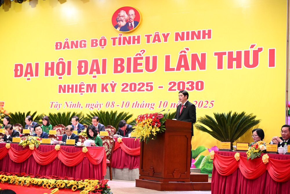 Bí thư Đảng ủy xã Cần Giuộc Phạm Văn Bốn khẳng định với quyết tâm, khát vọng trong nhiệm kỳ mới, xã Cần Giuộc phấn đấu trở thành đô thị kết nối với TP.HCM