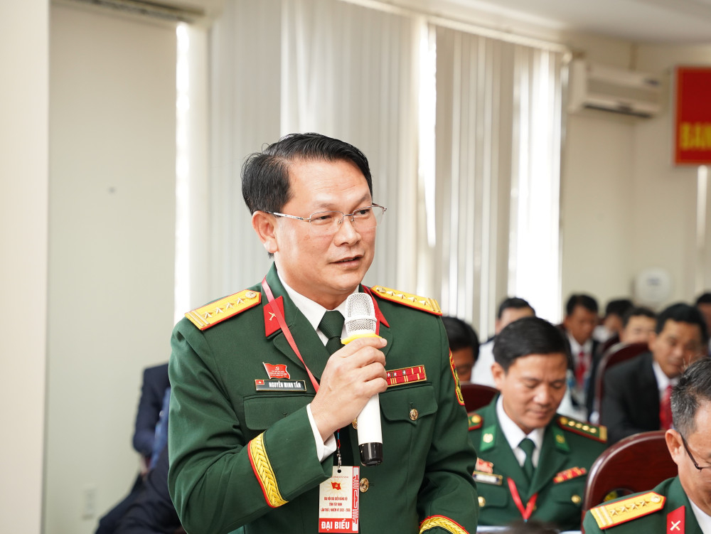 Đại biểu tại Tổ thảo luận số 4 đóng góp ý kiến