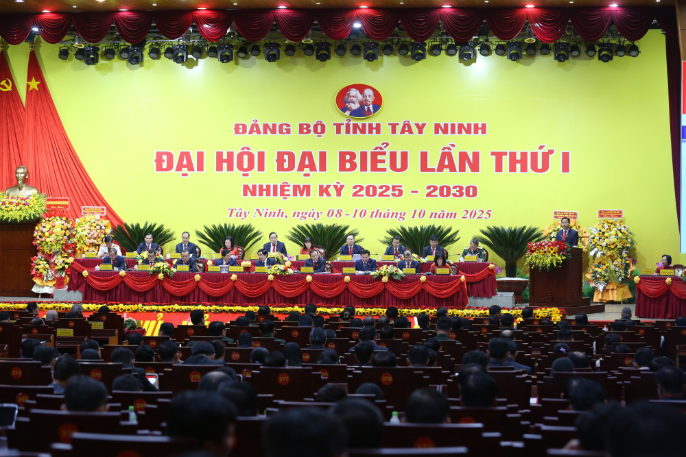 Phó Chủ tịch UBND tỉnh Phạm Tấn Hòa khẳng định trong nhiệm kỳ tới, tỉnh tiếp tục ưu tiên nguồn lực đầu tư hoàn thiện hệ thống giao thông