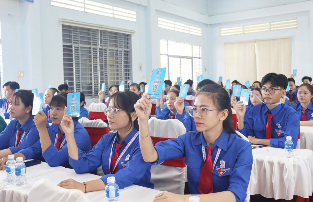 Đại biểu biểu qua thông qua Nghị quyết Đại hội