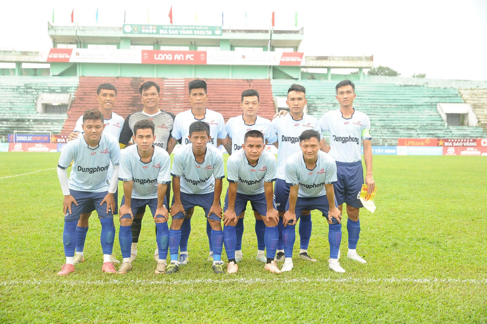 Đội hình ra sân của Dũng Phong FC