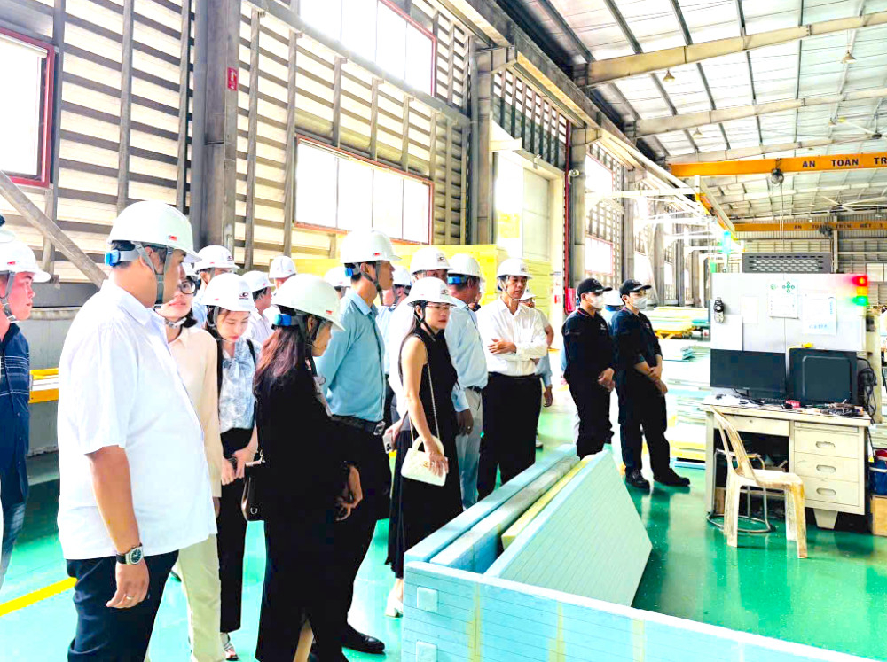 Hội Doanh nhân trẻ tỉnh Tây Ninh tham quan tại một doanh nghiệp