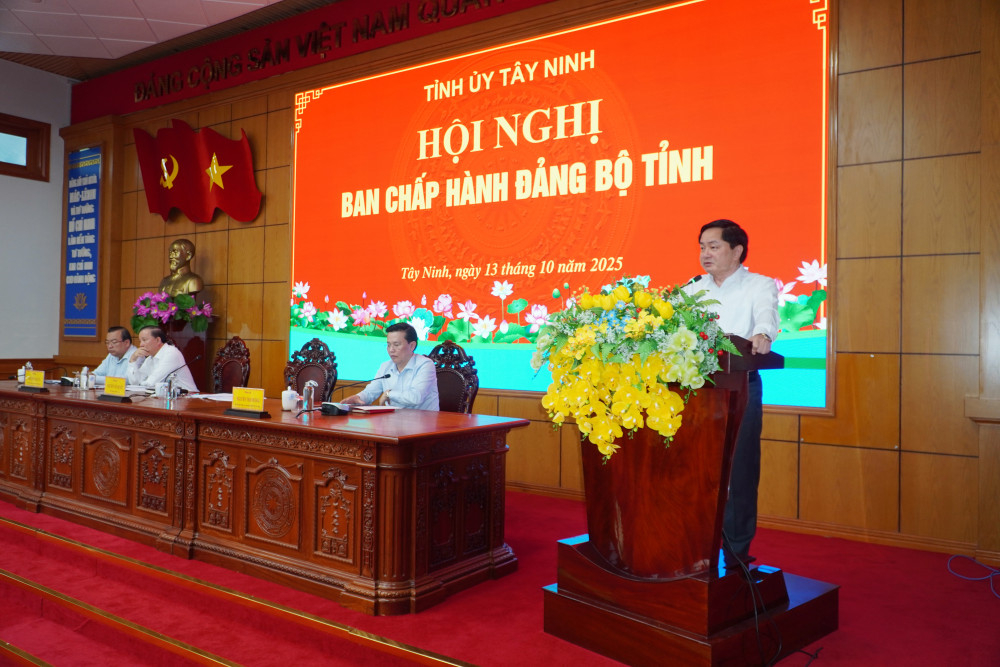 Bí thư Tỉnh ủy Tây Ninh Nguyễn Văn Quyết chỉ đạo tại hội nghị